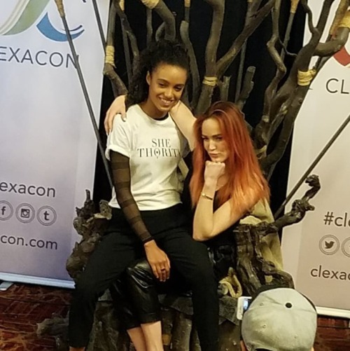 jpolish-writes-queer-ya-fantasy: Maisie Richardson-Sellers and Caity Lotz being absolute cuties at #