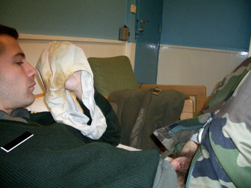 horny4mansmells: sweatyhairylickable: undiefilth: philip7575: after few days on few weeks it smell t