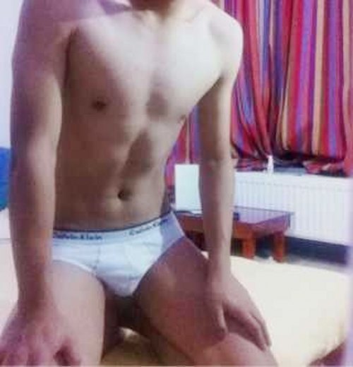 zhenfuhua:  zlam333:  423小鲜肉的JJ和菊花  不错，喜欢