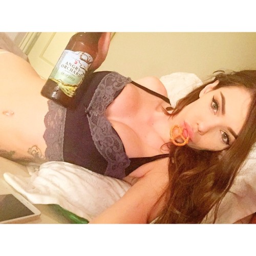 sabrina-nellie:  Anxiety means no sleep so pretzels and beer it is 🙋