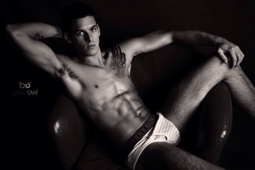 troyxxx:  @LoganMilanoX