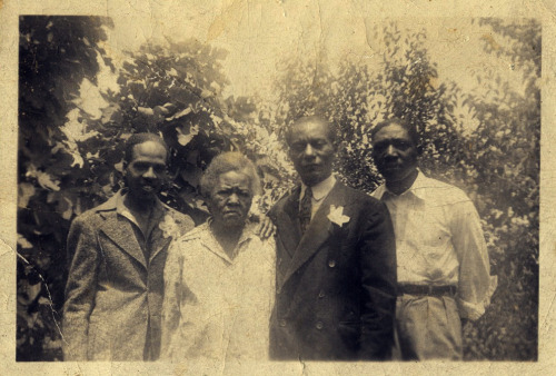 &ldquo;Mama says her leg is hurting&rdquo; Henry, Mama, Mr. Williams and Bob In the Backyard