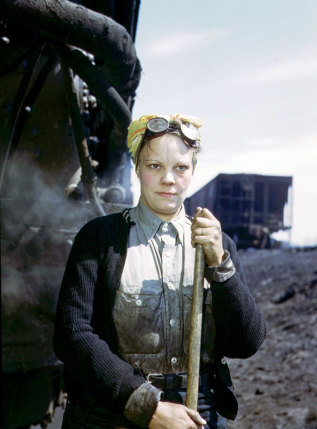 stuffmomnevertoldyou:  Iowa’s WWII railroad women