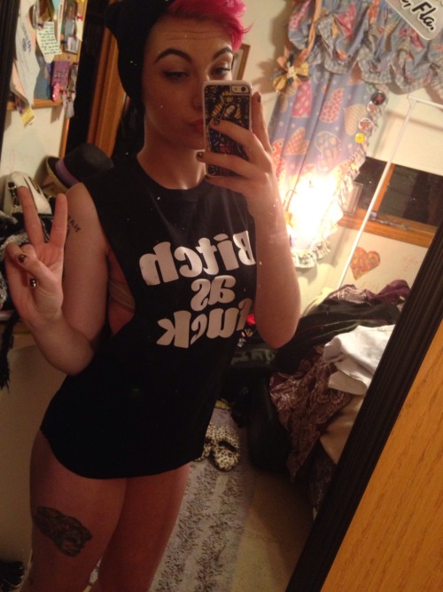 heyturkeyfuckoff:  I feel really good about myself today. And also my new shirt is pretty comfy.