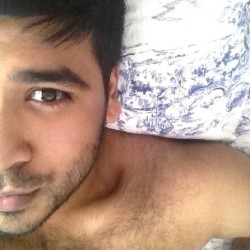 demvisualfeels:@anjanana wanted guys to post more selfies so! #scruffy #desi #gay #instagay #hairychest