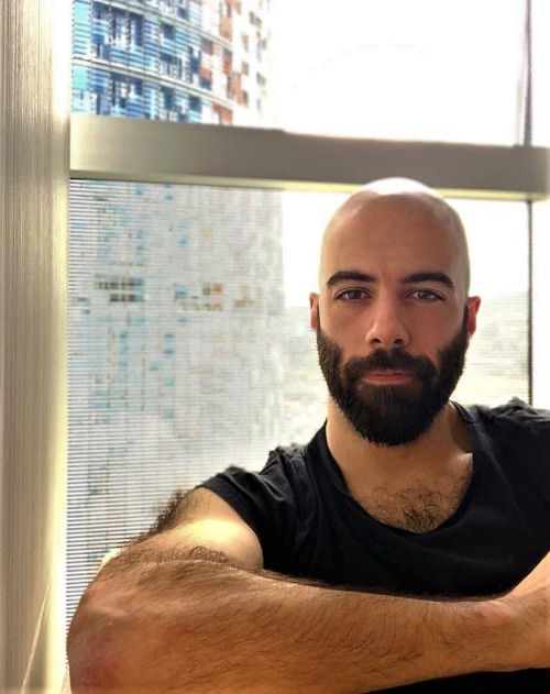 kazhairy0: www.instagram.com/abel_obelisco/ He’s such a handsome bald bear with fantastic da