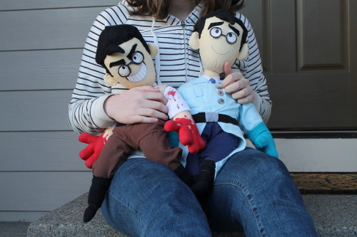 mzelda:  owlymedics:   sparklegenocide:   thefemsniper:   artisticallyinsaneblog:   amessicle:   I made two Medic plushies : ) The BLU one is for my sister, and the RED one is for me.   NJRNJERFFN BABY BOYS   SOOOO CUTE   OMG I adore them! (Red is my