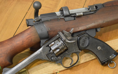 yeoldegunporn: Lithgow No1 MkIII 1941 Webley Mark IV “War Finish” 