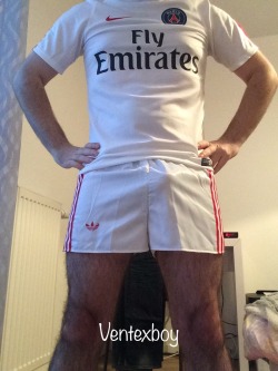 ventexboyz:  Shooting in white Adidas Ventex shorts with red stripes and Nike PSG soccer shirt ! Enjoy and comment !