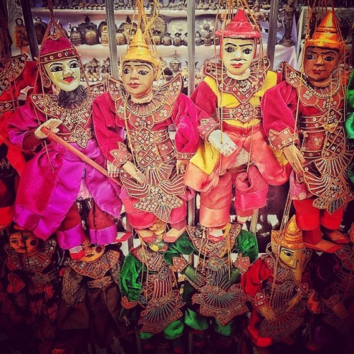 flyingkikiam:Burmese Marionettes #burma #myanmar #mandalay #bagan #puppets #marionnette #artsy #colo