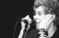 5secondsofsummer-fanpage:  Mmm so I can’t breathe how about you? 