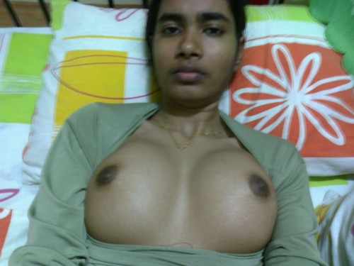 Desi Aunty Love adult photos