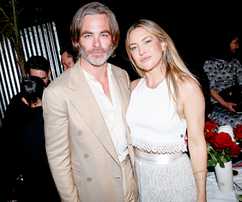 pinesource: Chris Pine &amp; Hailey Benton Gates, Kate Hudson W’s Best Performan