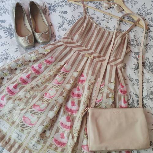 #ootd . . . . . #flatlay #emilytemplecute #petitpatisserie #japanesefashion #mimco #melissashoes #me