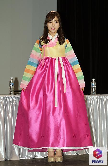 Mina (AOA) - Sinchon Fansign Event Pics