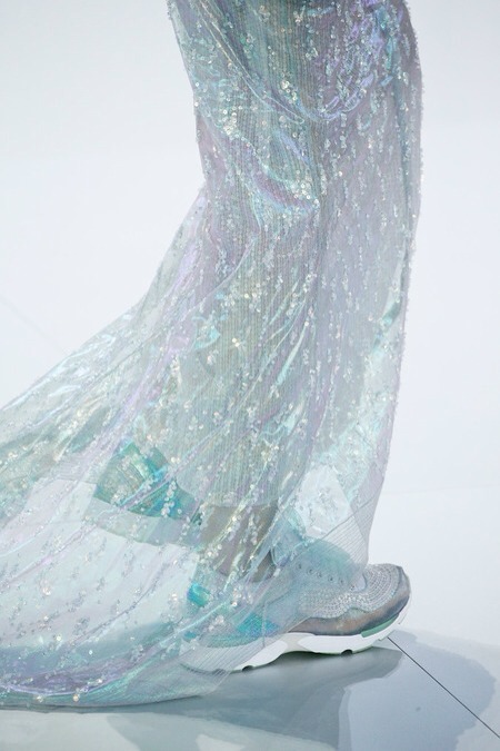 deadbloom:  Magical luminescent look from the Chanel Couture Spring 2014 runway.