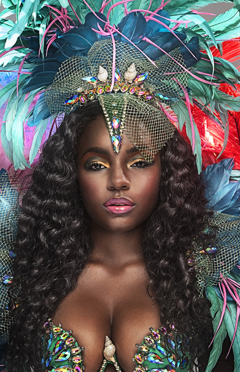 hazeleyed1:jaryd540:Some work done for the brands Zulu International and MAC Cosmetics.Art Direction