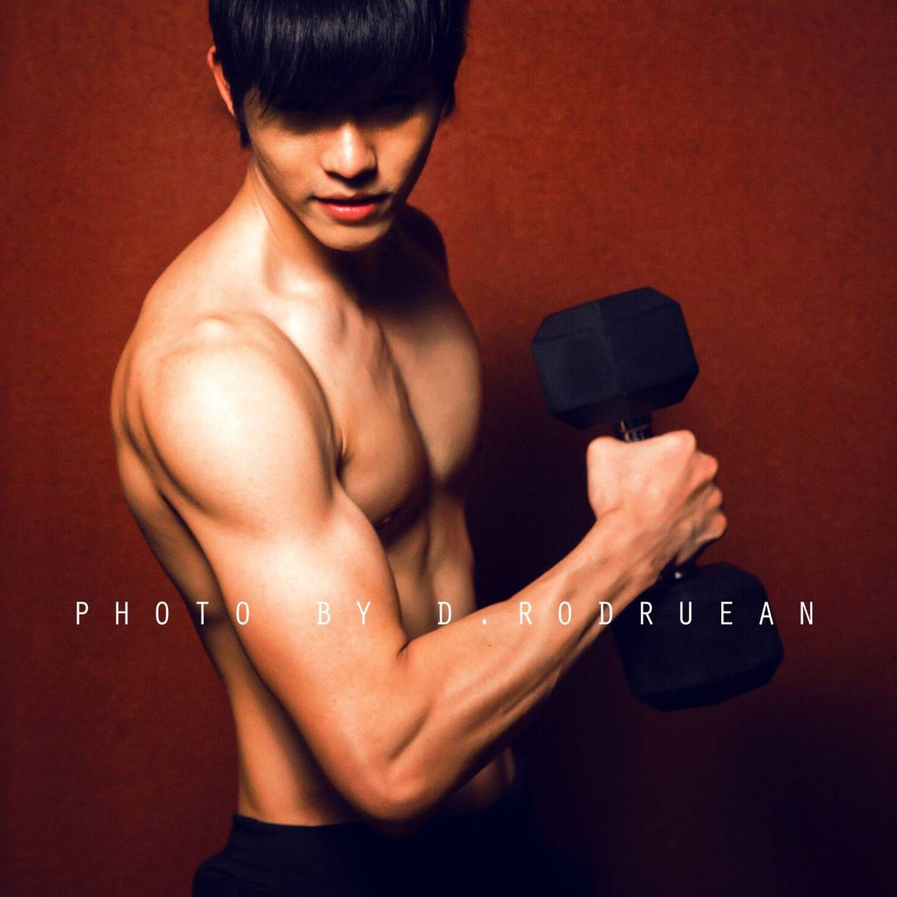 twhornyboy:  mantop10691:  泰國超可愛直男小鮮肉男模…Kun Kittikun  身材真好