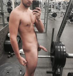naked-male-selfies:  I’ve got to join this