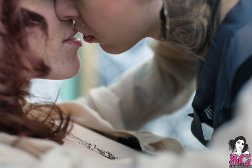 mrandmrseventwofive:  AnnaLee & GoGo, SuicideGirls  -From Mr.