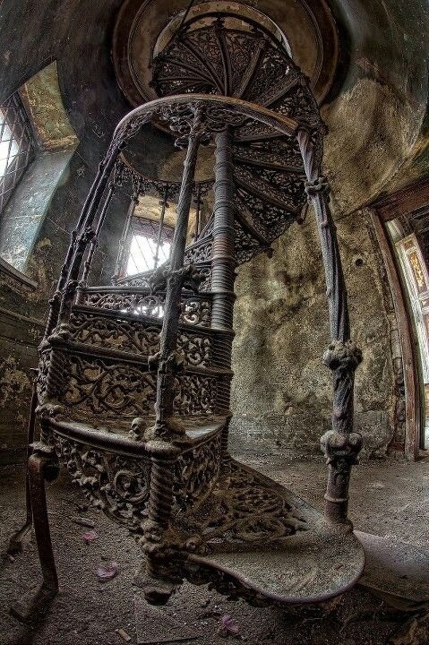 urban-exploration-photos:abandoned staircase