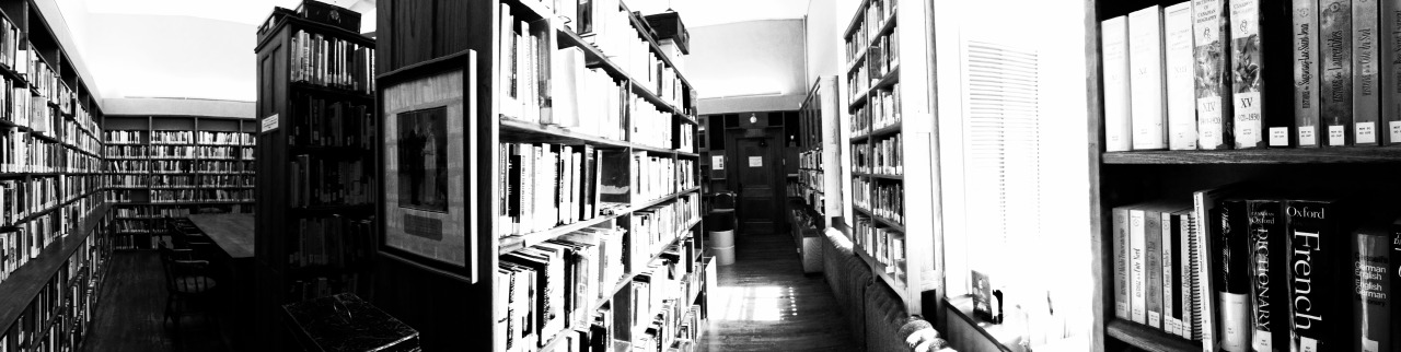 La bibliothèque du Morrin Center géré par la Literary and Historical Society of Québec (LHSQ).