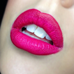 lipstick-and-luxury:    Follow me at Lipstick