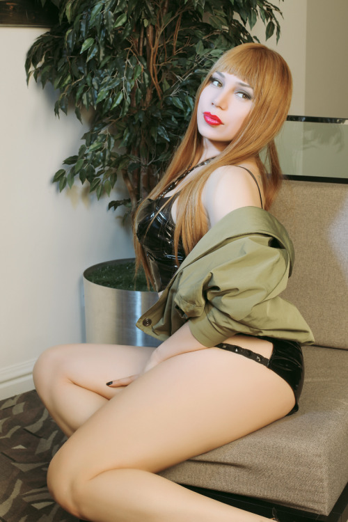 https://adjela.tumblr.com/post/150605385634