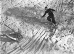 semioticapocalypse:  Sam Hood. Skiing. Australia. 7 July 1934.  [::SemAp FB || SemAp::]