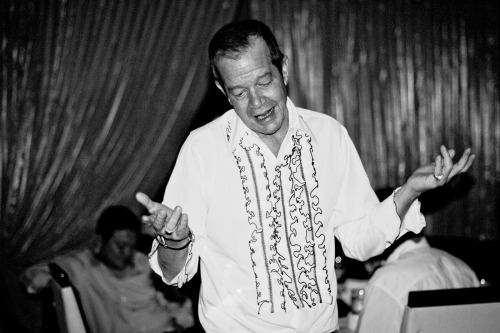cooketimm:  We regret to inform you that Darwyn lost his battle with cancer early this morning at 1:30 AM ET. We read all of your messages of support to him throughout the day yesterday. He was filled with your love and surrounded by friends and family