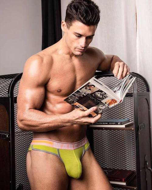 Reading is sexy. @juan_hortoneda reading in nothing but his @marcuseaustralia bounce brief, sexier. 