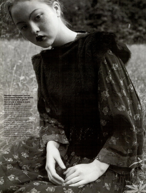 bestofvogue: Devon Aoki “Лесная Сказка” shot by Juergen Teller Vogue Russia October 1998