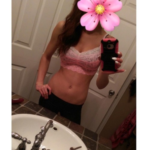 Love this top! Hubby is out of town this weekend I’m gonna be super lonely