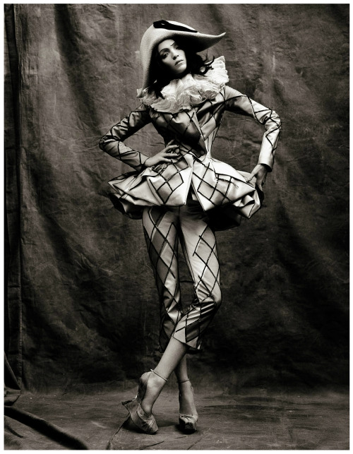 felixinclusis:robertocustodioart: Mariacarla Boscono in Christian Dior Haute Couture by Phil Poynter 2008 