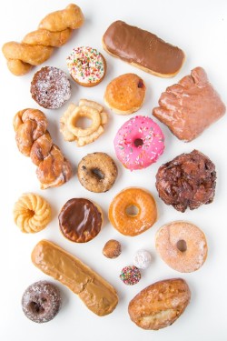 sweetoothgirl:  The Ultimate Los Angeles Guide to Donuts  