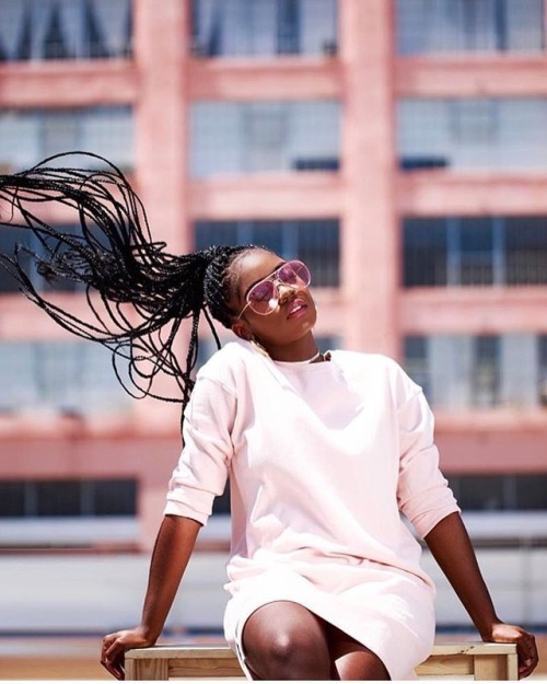 Just Dope @jassieuo ________________ #teamfrolicious #melaningoddess #braids #blackgirlmagic