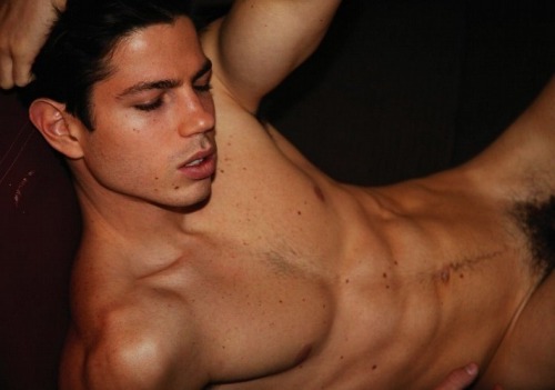 fraternityrow:  I wanna explore every inch of him :)