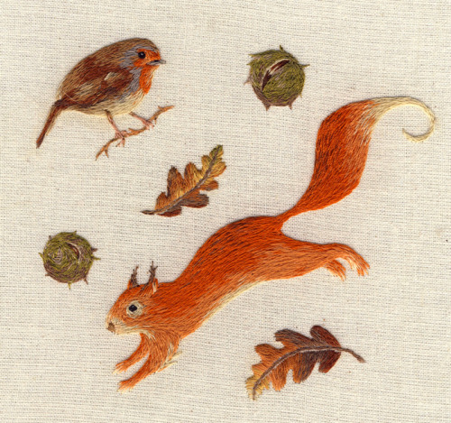 tomscholes:itscolossal:Tiny Embroidered Animals by Chloe GiordanoAnother one of those always reblog 