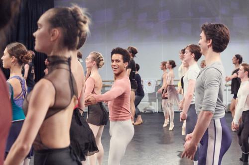 Marcelino Sambé in class during World Ballet Day (Royal Ballet, 2019)