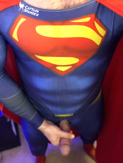captnspandex:  Can’t seem to keep my hands off myself… #captnspandex #superman #muscle #spandex #lycra