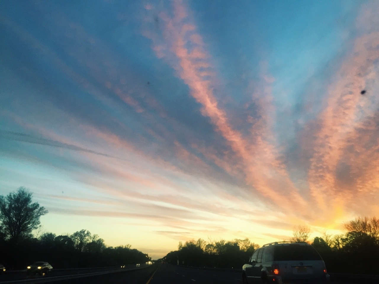 allbrokenthings:  the sky fucked me up today