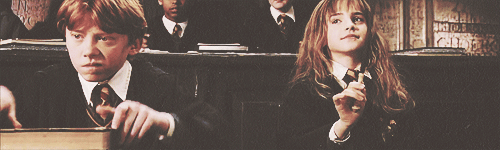 refinebeauty:  Ron: Wingardium leviosar! Hermione: Stop, stop, stop! You’re going to take someone’s 
