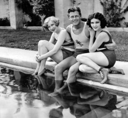 jennylandia:  Gwen Lee, Joel McCrea, and Raquel Torres hang out by the pool.