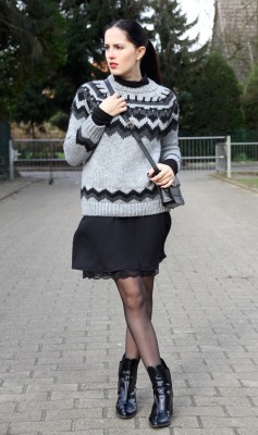 fashion-tights:  Black Lace and Knit
