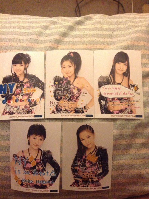 1-2: selfies on the way to the concert3-5: morning musume towel6-8: commemorative cd; front, inside,