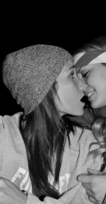 sweet-rough-lesbian-kisses.tumblr.com post