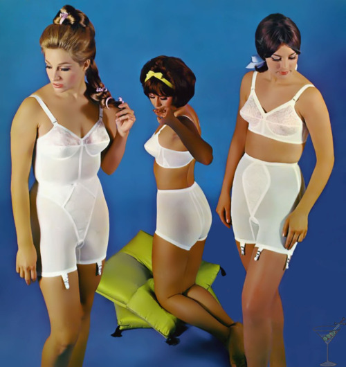 wingedflowersweets: guerrerostreetlingerie: More maple sweet vintage goodness2! wow so nice to see a