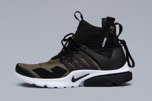 rhubarbes: Nike® Air Presto Mid / Acronym®More sneakers here.