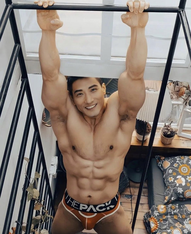 maleorderbrides:asian-men-x:Beautiful manwife