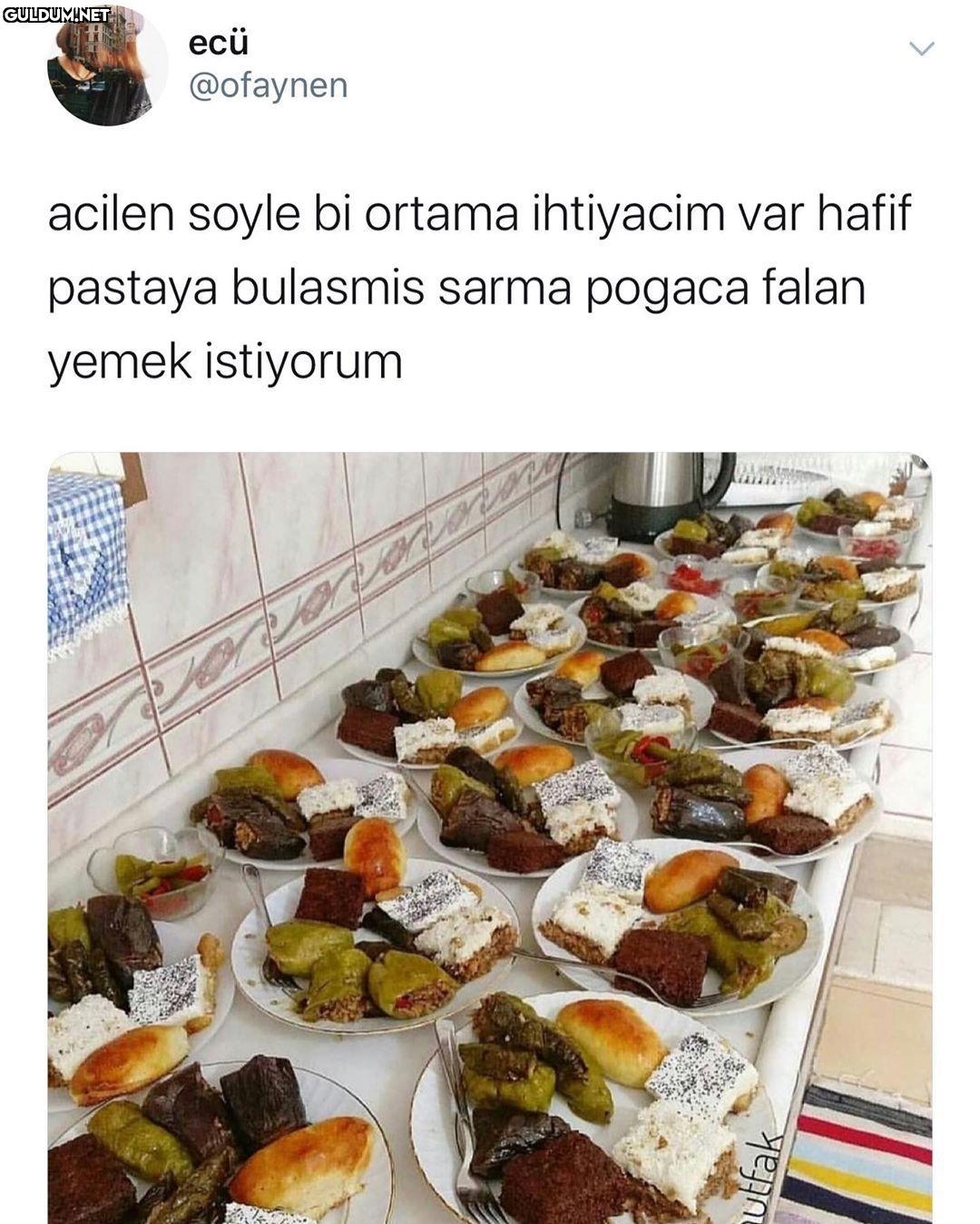 Böyle bi masanın başında...